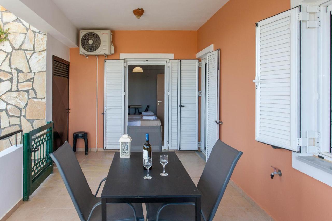 Hillside Seaview Apartment Stalos Ngoại thất bức ảnh